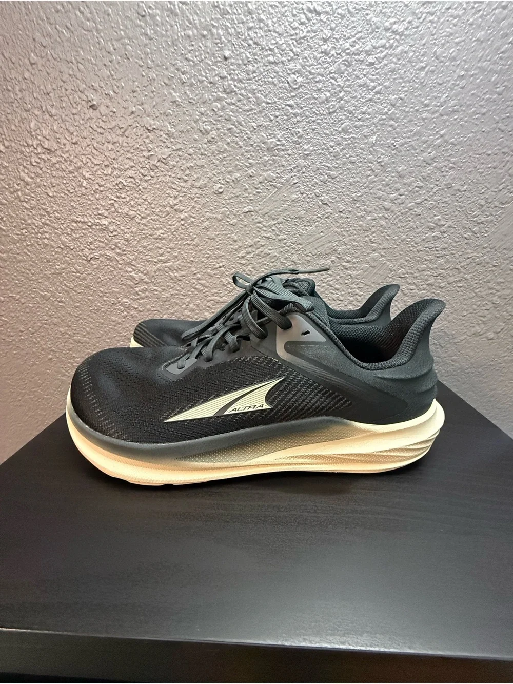 Altra Men's Athletic Shoes - Black with Cream Midsole